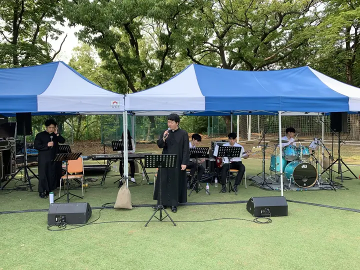 야외 무대 공연